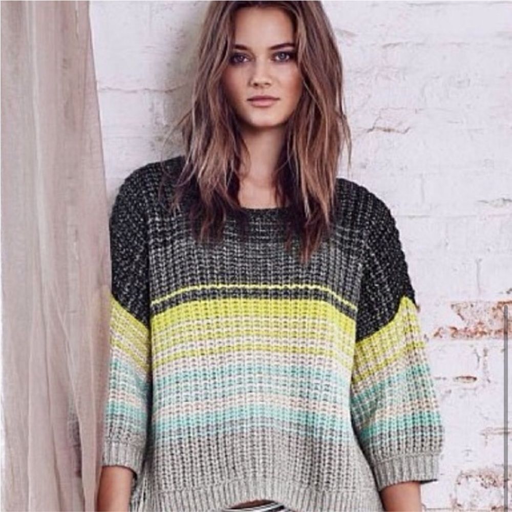Victoria’s Secret Cropped Chunky Knit Sweater Small Oversized 3/4 Sleeve